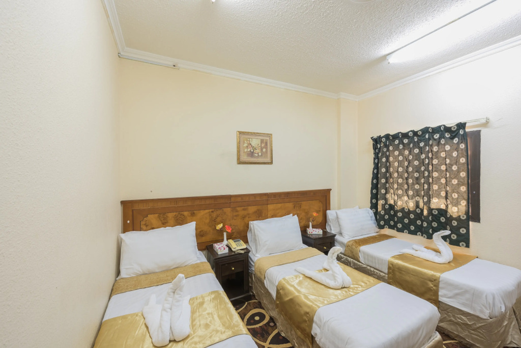 Al-Mukhtara Tower - Economy