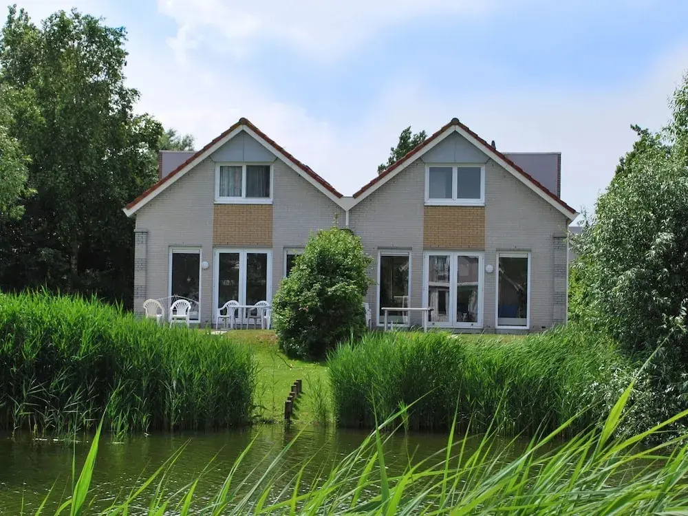 Nice Holiday Home on the Water