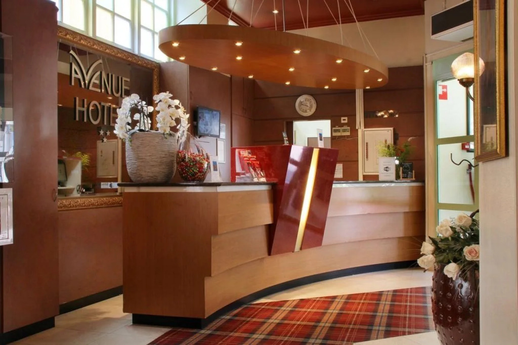 Avenue Hotel