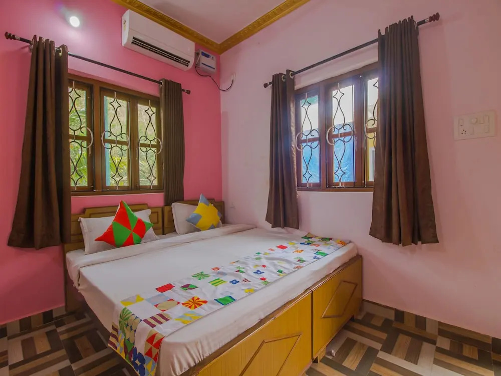 OYO 17019 Home Studio With Balcony Calangute