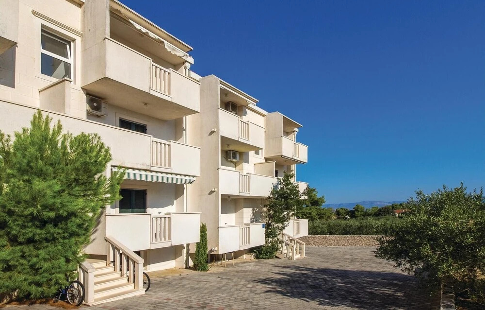 Awesome Apartment in Supetar With 2 Bedrooms and Wifi