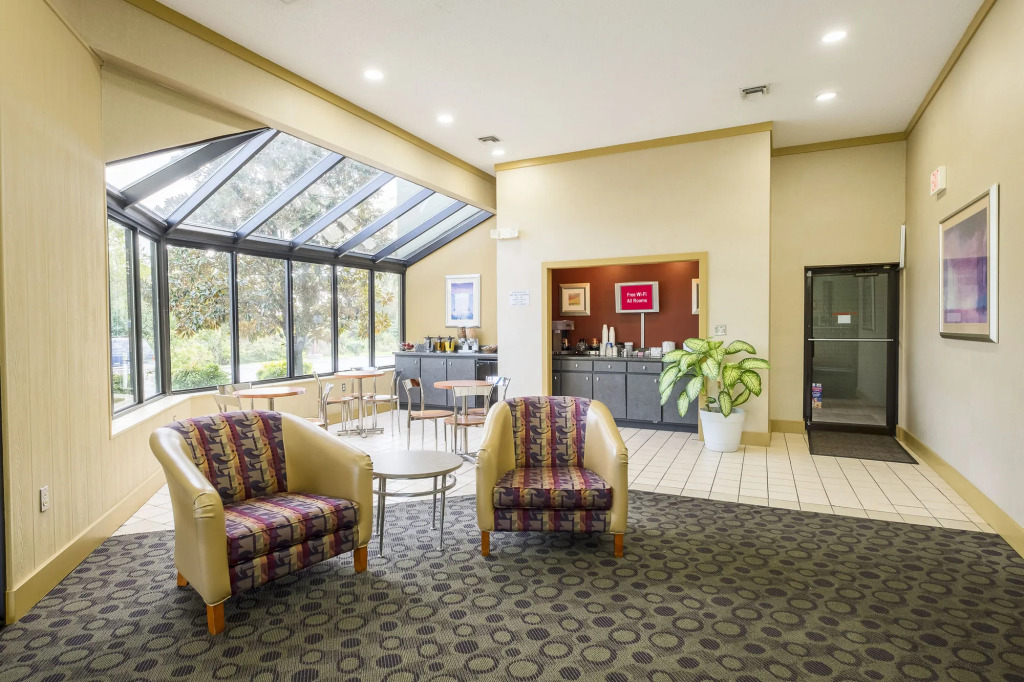 Red Roof Inn Clarksville