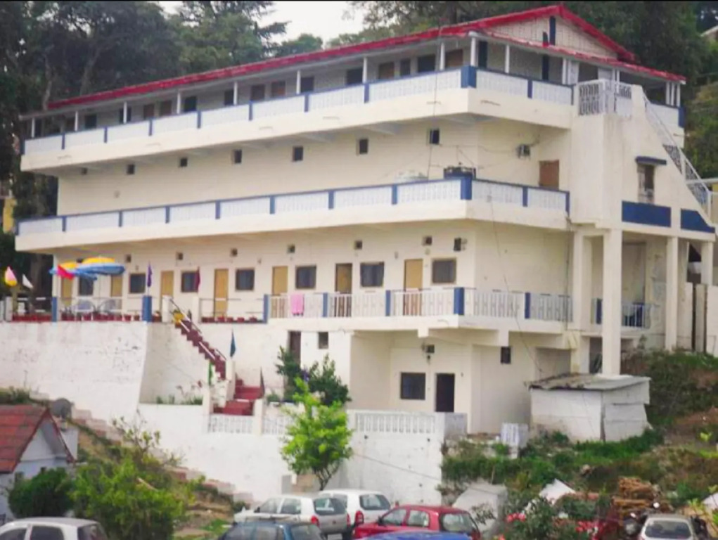 Goroomgo Tribhvan Ranikhet