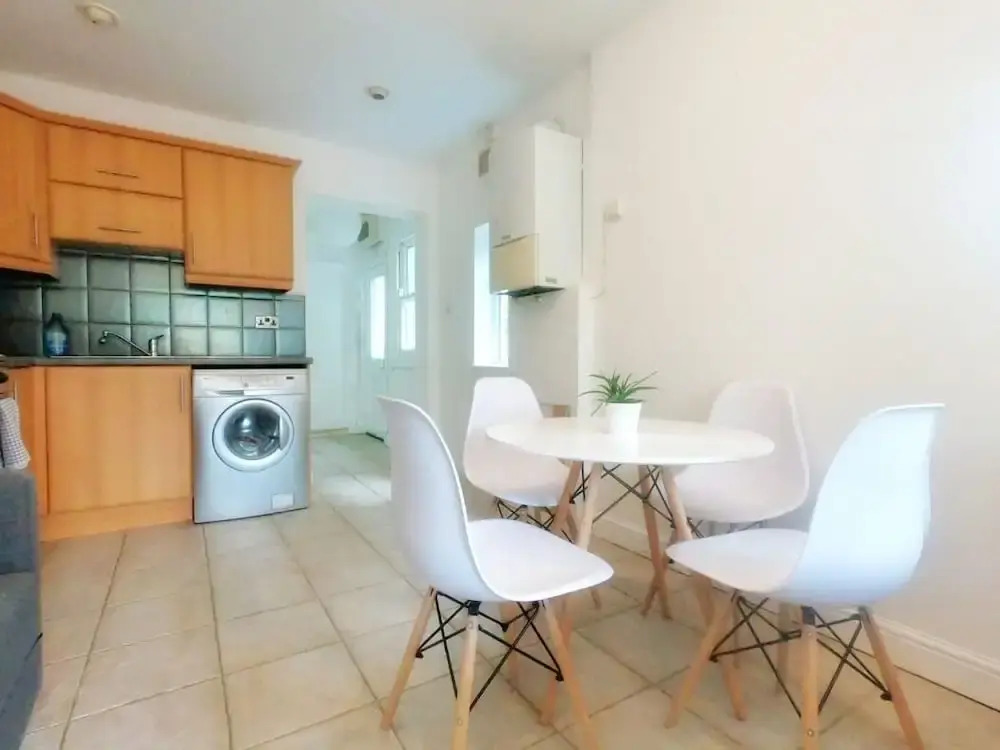 Charming  Oxford Apartments