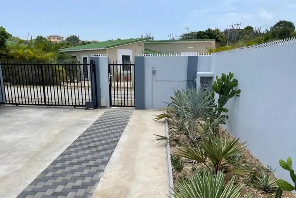 3 Bed Villa Sleeps 5 With Pets & Enclosed Garden