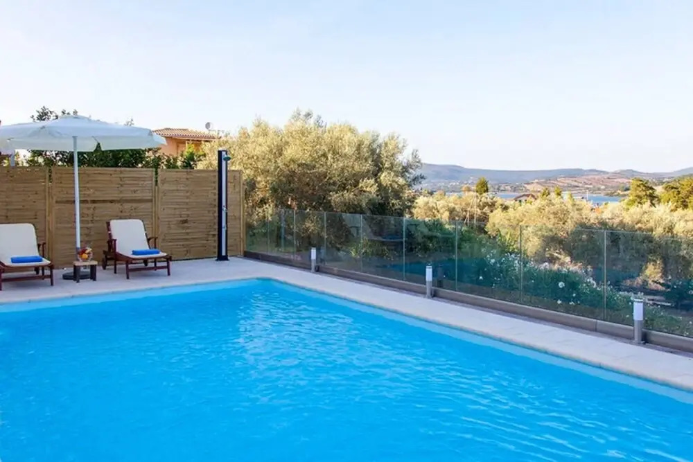 Villa Manos in Ligia