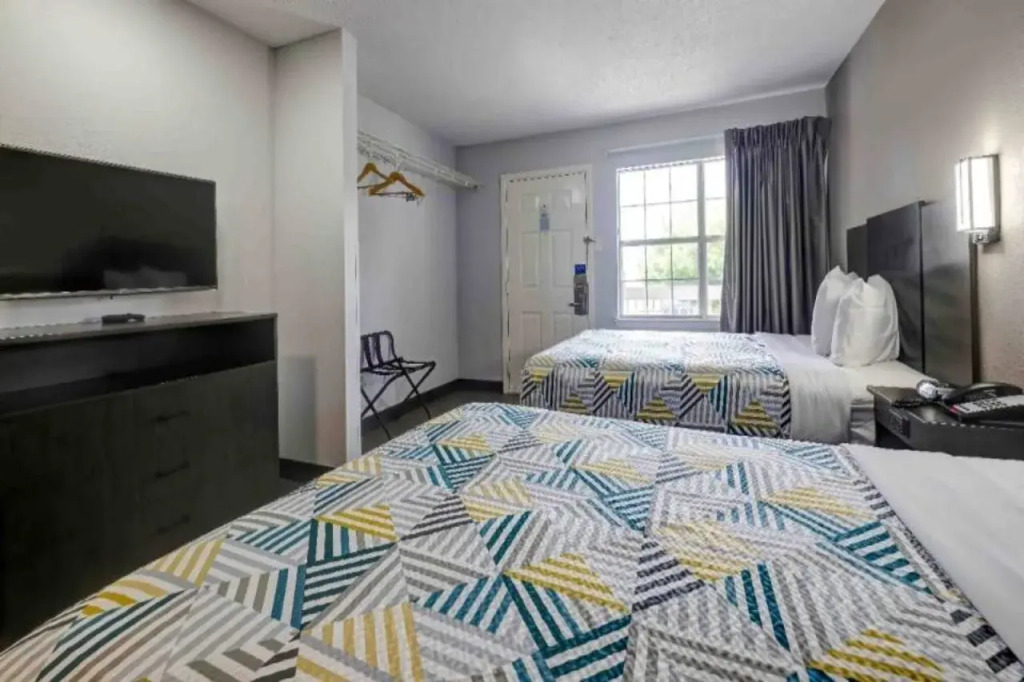 Studio 6-Arlington, TX - South - Dallas