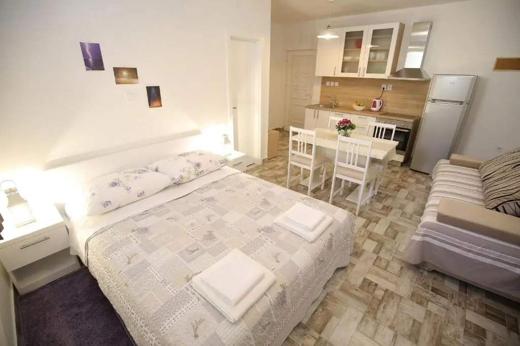 Studio Apartment Laura