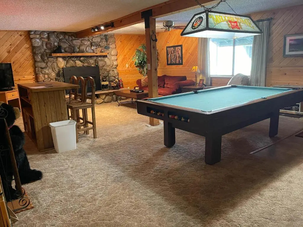 Bear Paw Lodge & Vacation Homes