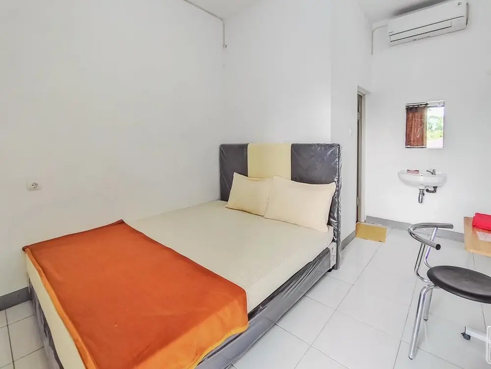 Shekinah Homestay & Cafe Waikabubak RedPartner