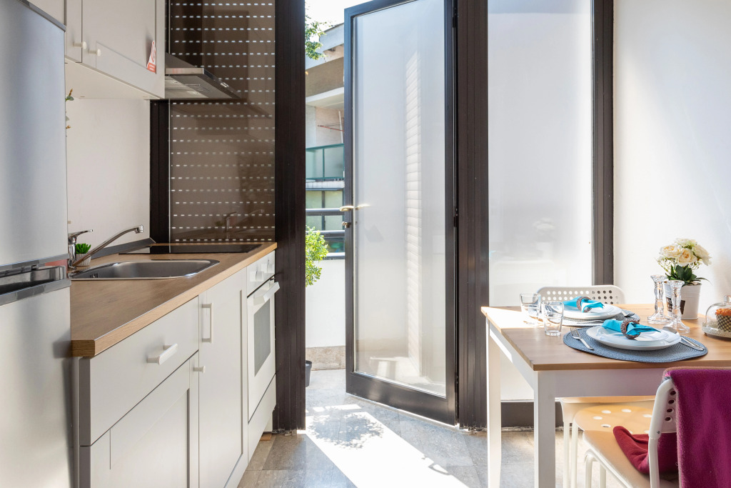 Newly Refurbished Studio Near City Center
