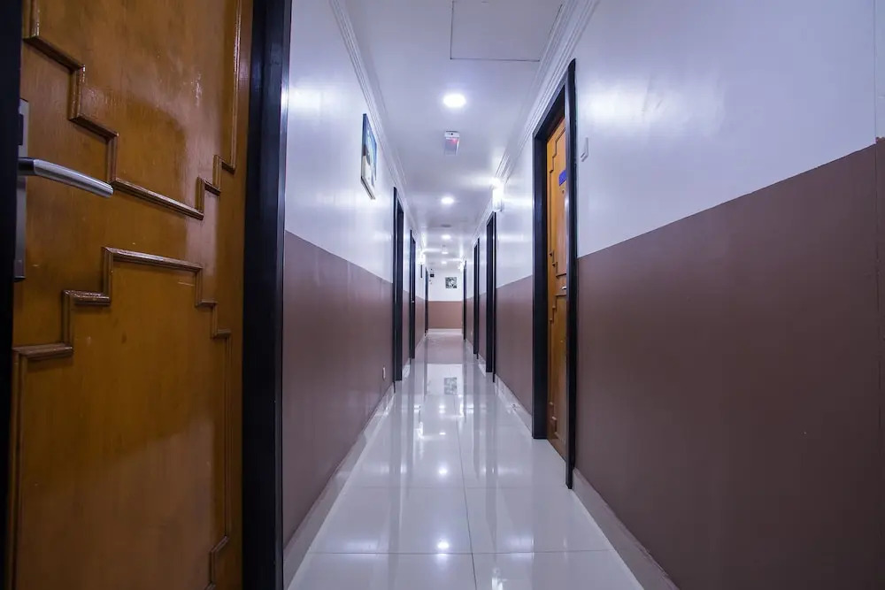OYO 43929 Adak Hotel