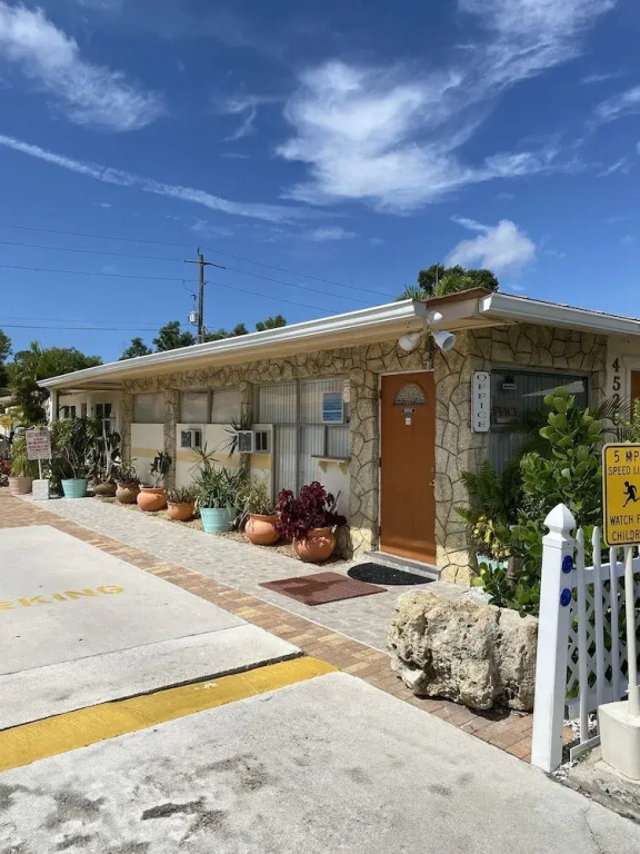 Paradise Inn of Naples