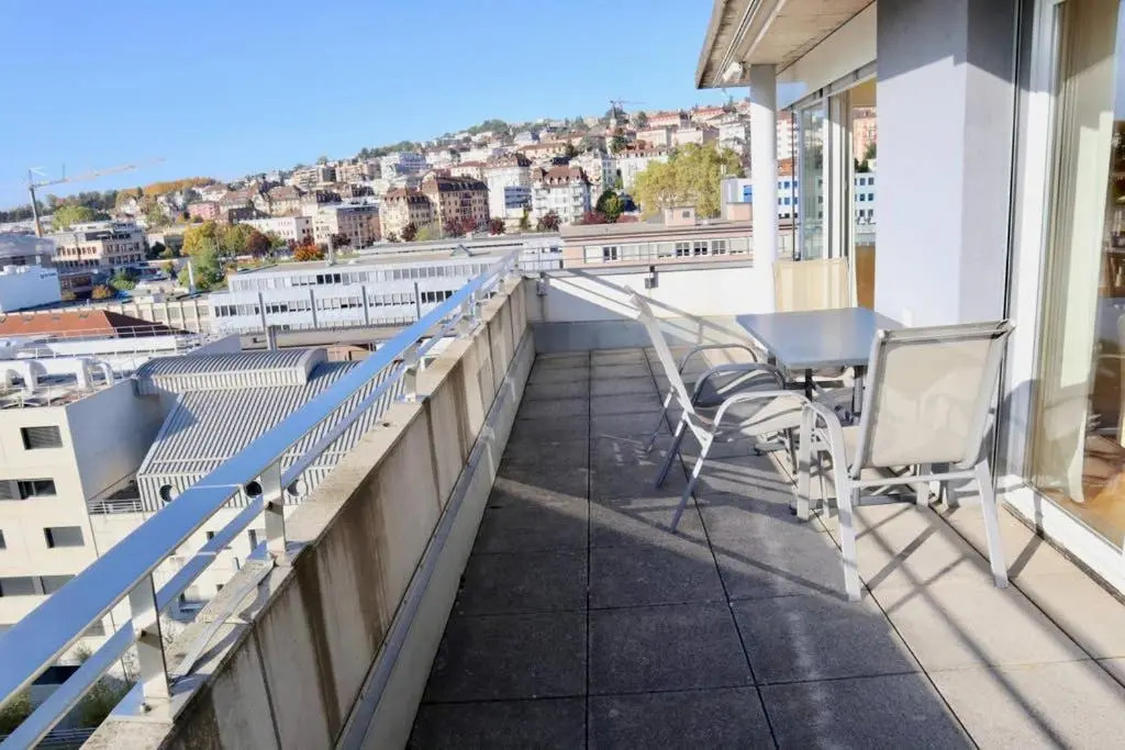 Modern, bright and spacious 3 bedrooms 2 bathrooms