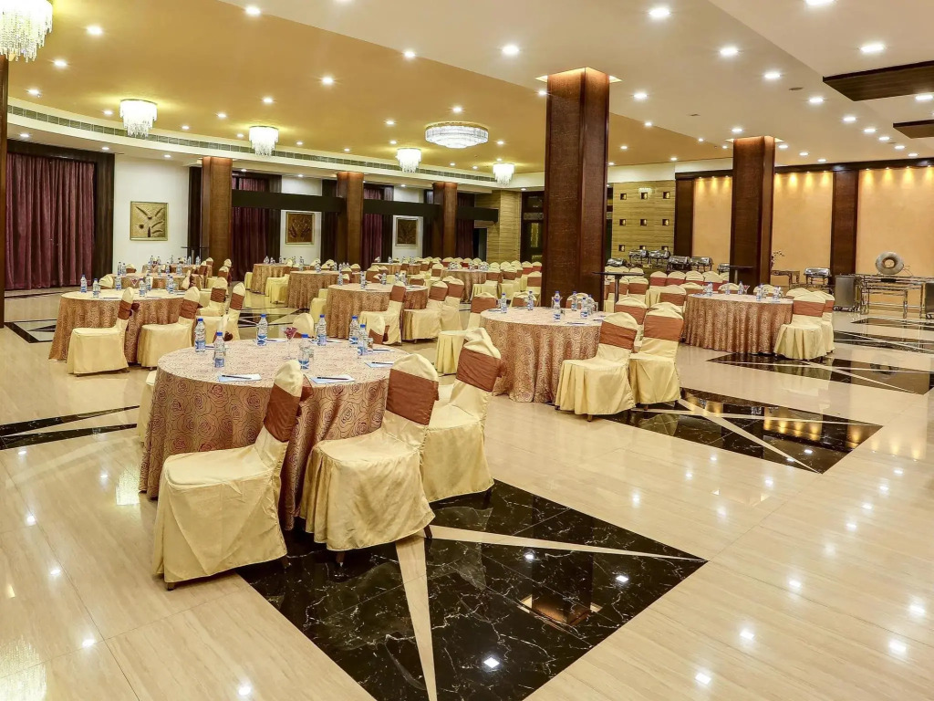 Golden Chariot Vasai Hotel