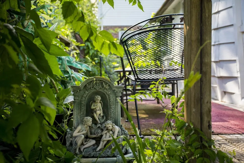 Niagara On The Lake Historic Rental Cottage