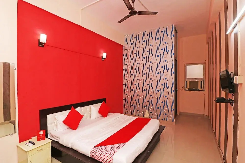 Oyo 43709 Glorious Stayz 53