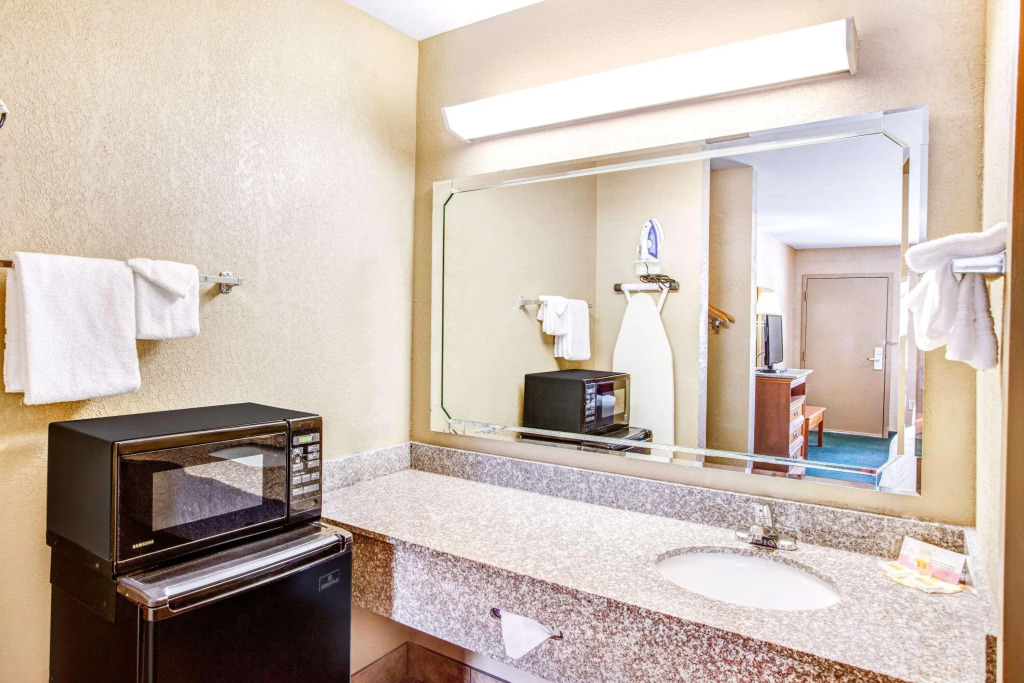 Days Inn Kennesaw