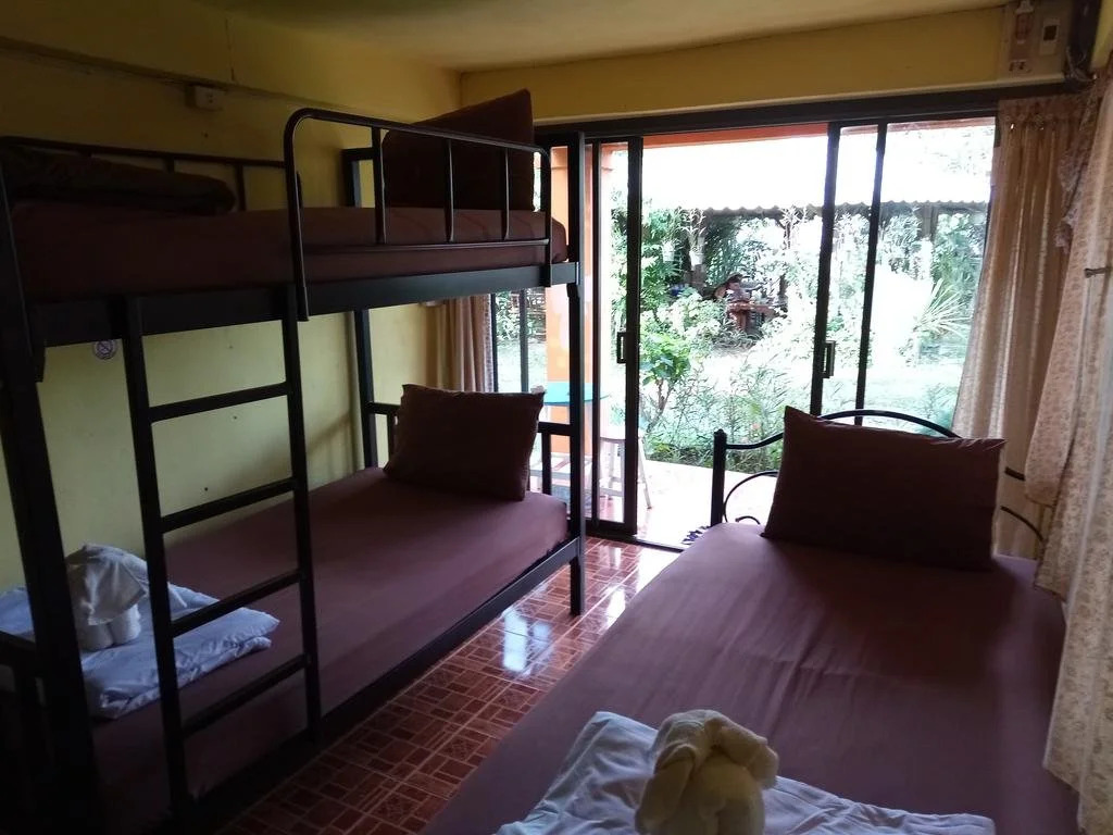 Baan Aomsin Resort