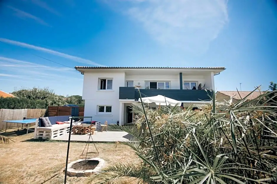 Alma Libre Yoga & Surf House