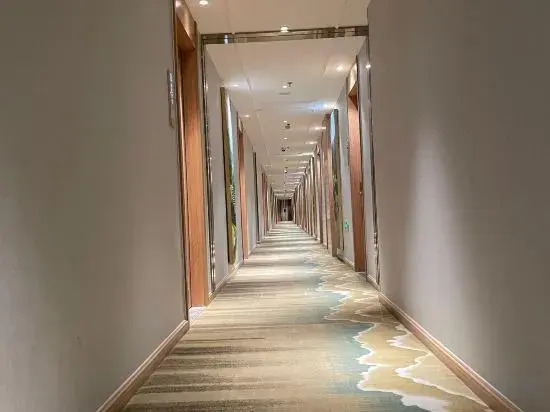 Vienna 3 Best Hotel  (Shanghai Xinsiping Road Port Trade City Branch)
