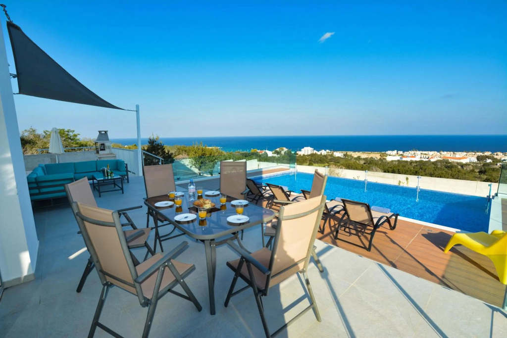 Aetopetra Villa