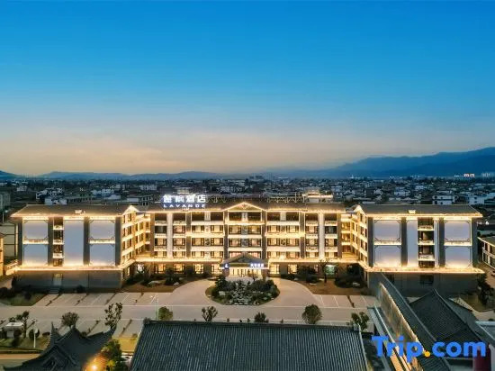 Lavande Hotel (Heqing Xinhua Branch)