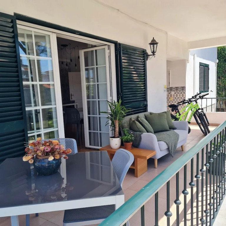 Moros Friends House - Cascais