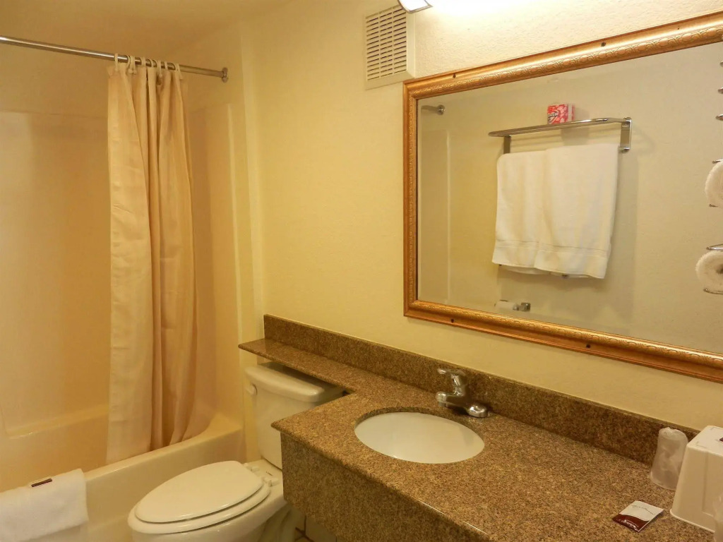 Simply Home Inn & Suites - Riverside