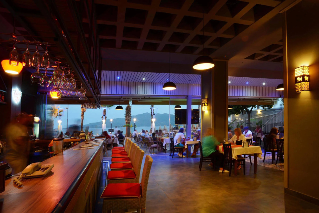 Maris Beach Hotel