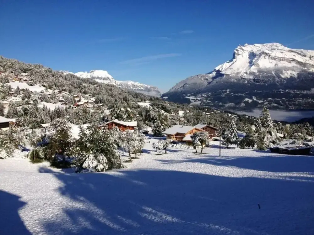 Comfortable Chalet Near Ski-lift