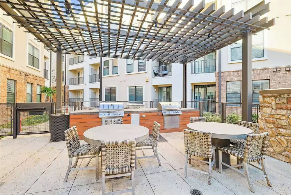 Lux 1B1B with Pool Near Legacy West