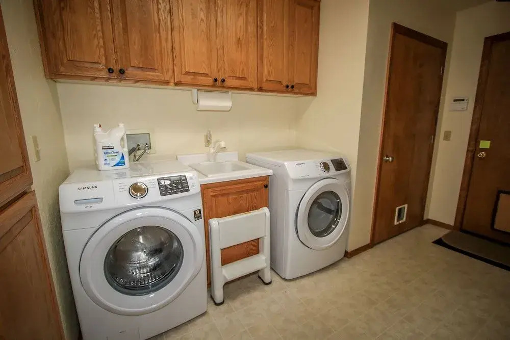 Edgehill Escape - 3 Br home by RedAwning