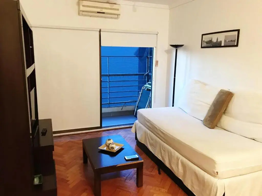 Alquilo por DIA SEMANA Y MES departamento en Palermo Rural Juncal y Oro 2-4 personas Piscina Cochera Wifi Gim Sauna Laundry SE SOLICITA SEÑA AL HUESPED Y su NUMERO DE CONTACTO