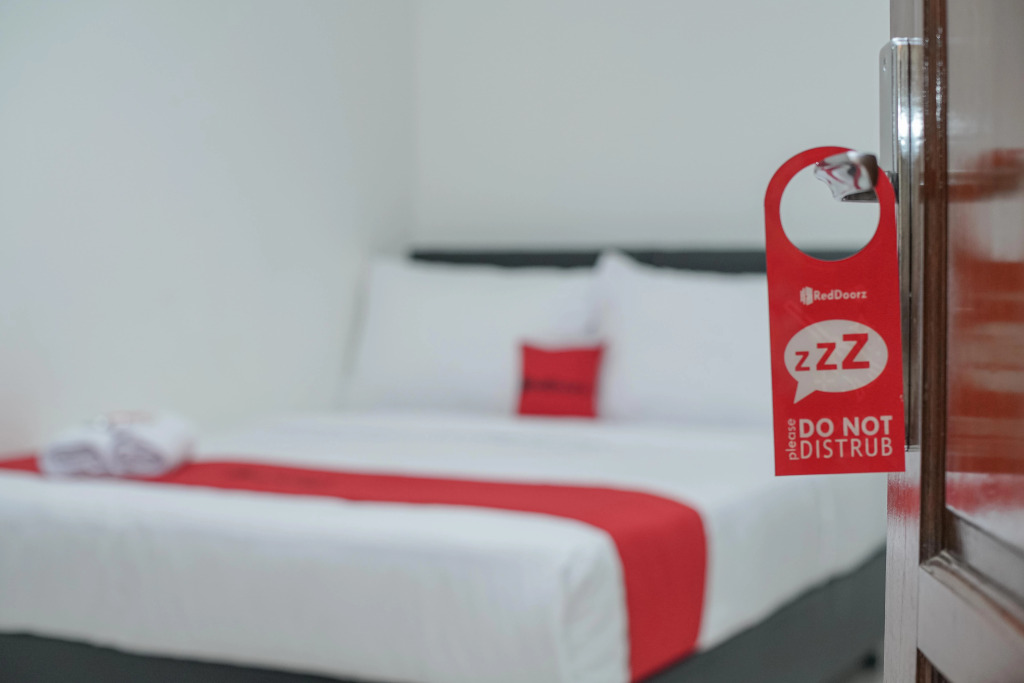 RedDoorz near RS Patria IKKT