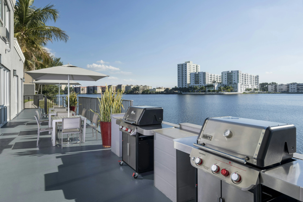 Homewood Suites Miami Airport/Blue Lagoon