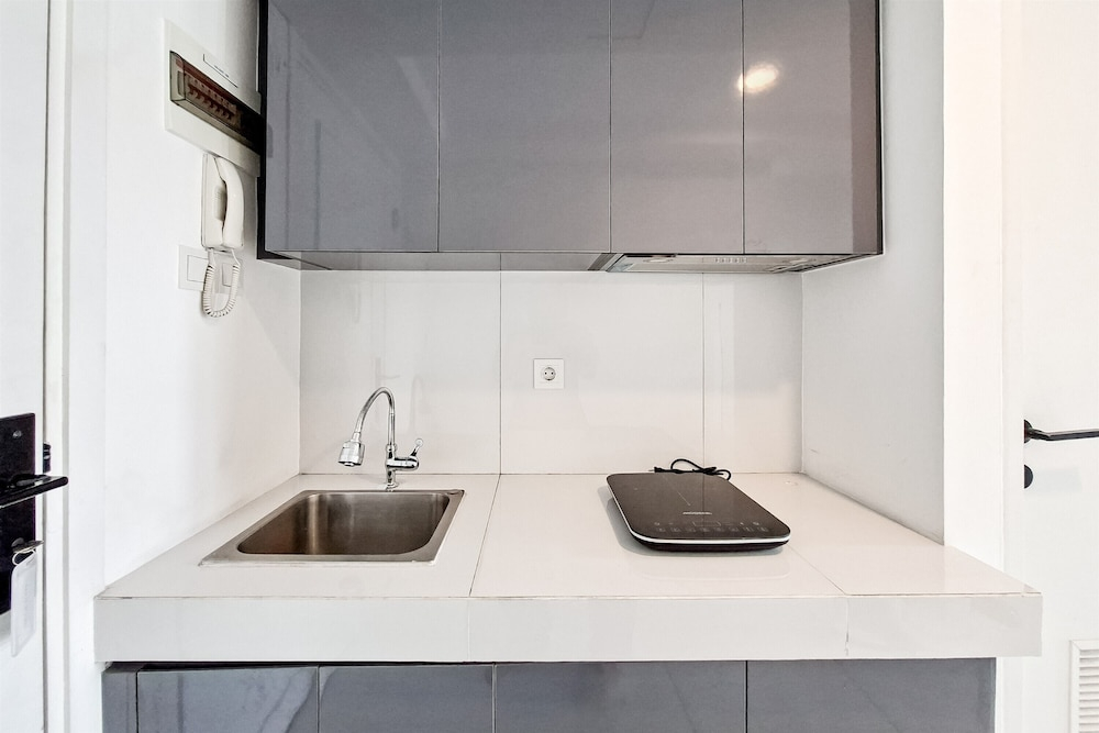 Cozy White Loft Studio At Kingland Avenue Apartment