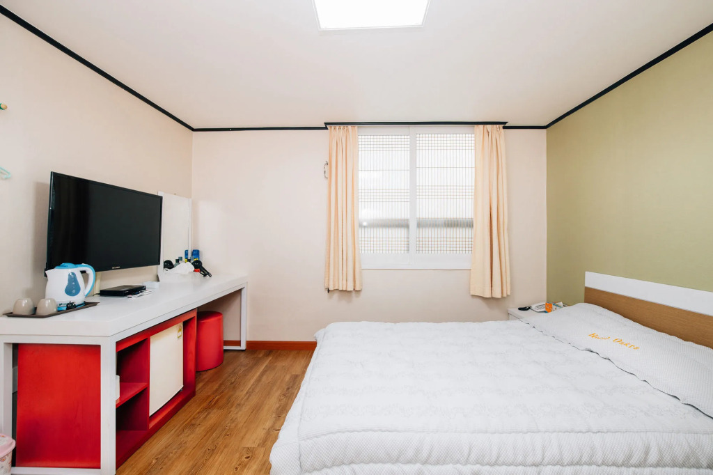 The Oakra Hotel
