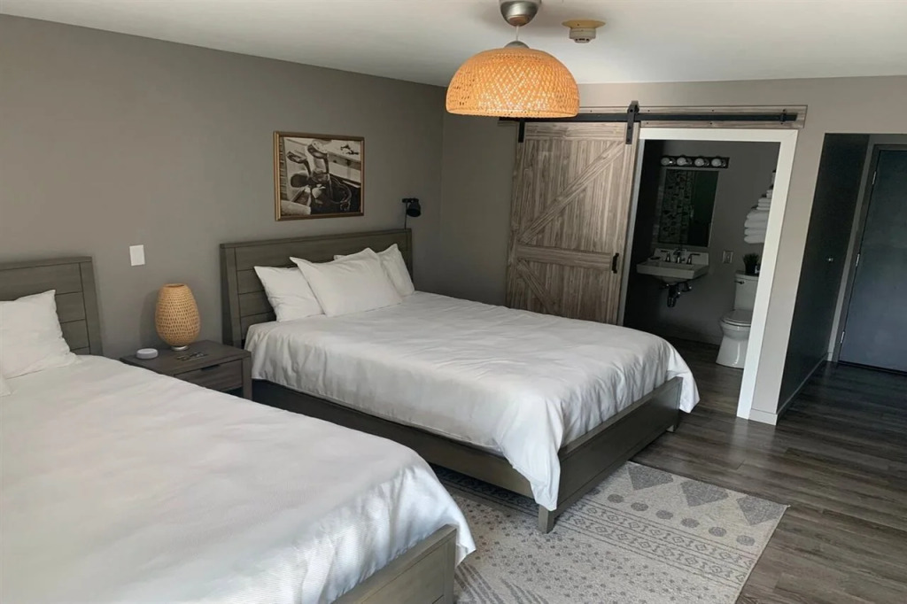 The Shore Club Wisconsin, Ascend Hotel Collection
