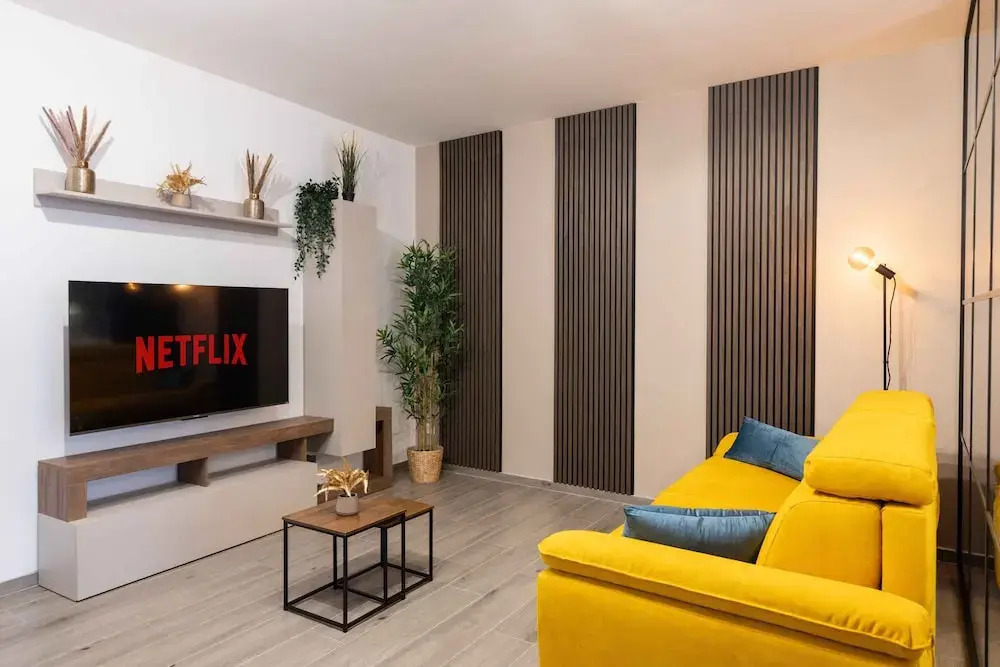 Urban Chic Luxury Suite Apartments
