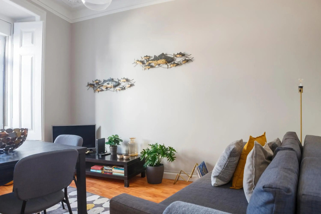 Alfama Graça neighbourhood typical & bright apartment with AC 1st floor