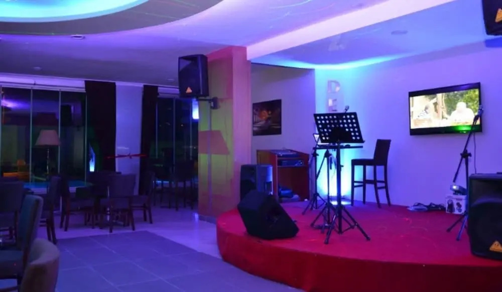 Oge 2000 Hotel