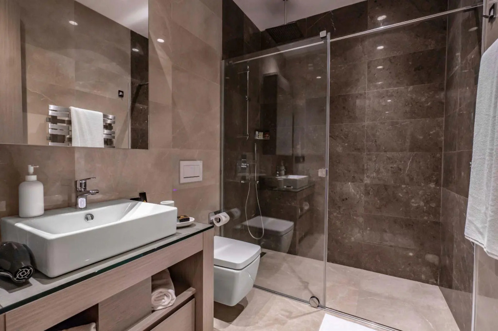 Highend Hotel & Residance
