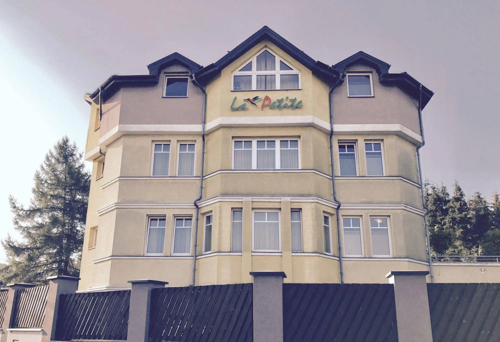 La Petite APARTMENTS & ROOMS