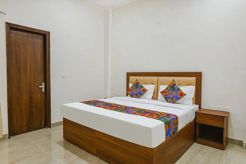 FabHotel Grihum