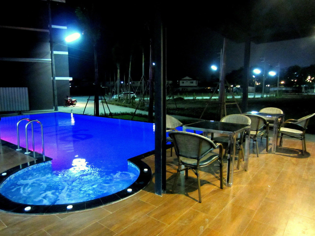 Life Grand Hotel