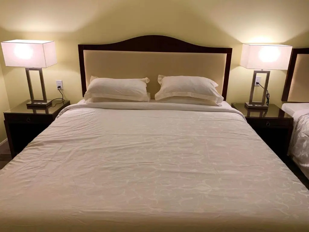 7 West Motel