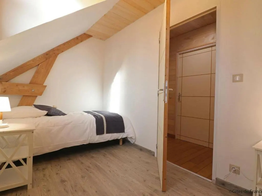 Maison authentique près dun étang avec animaux acceptés, linge et ménage inclus - FR-1-497-142