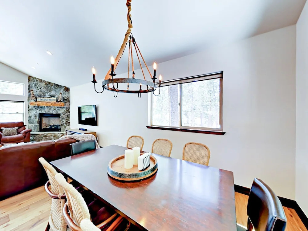 1630 Oflyng Drive Home 3 Bedrooms 2 Bathrooms Home