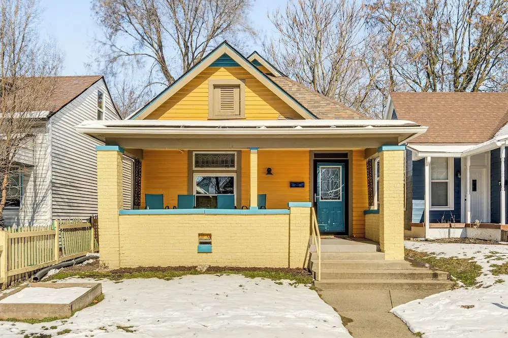 Retro-inspired Indy Home: Walk to Fountain Square!